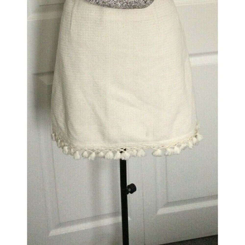 Moon River Ivory Knitted Mini Skirt With Tassel Trim Sz (L)